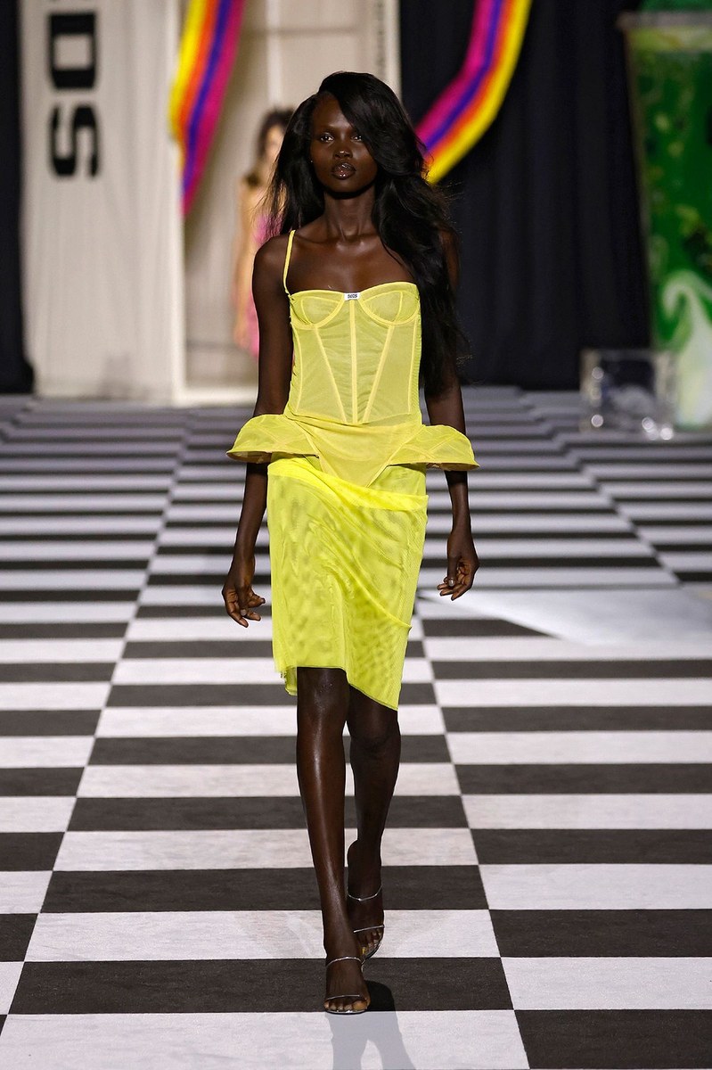 Look 18