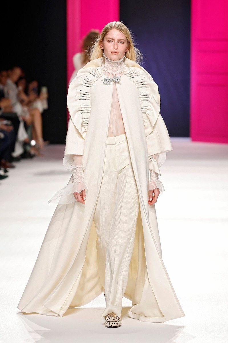 Look 7