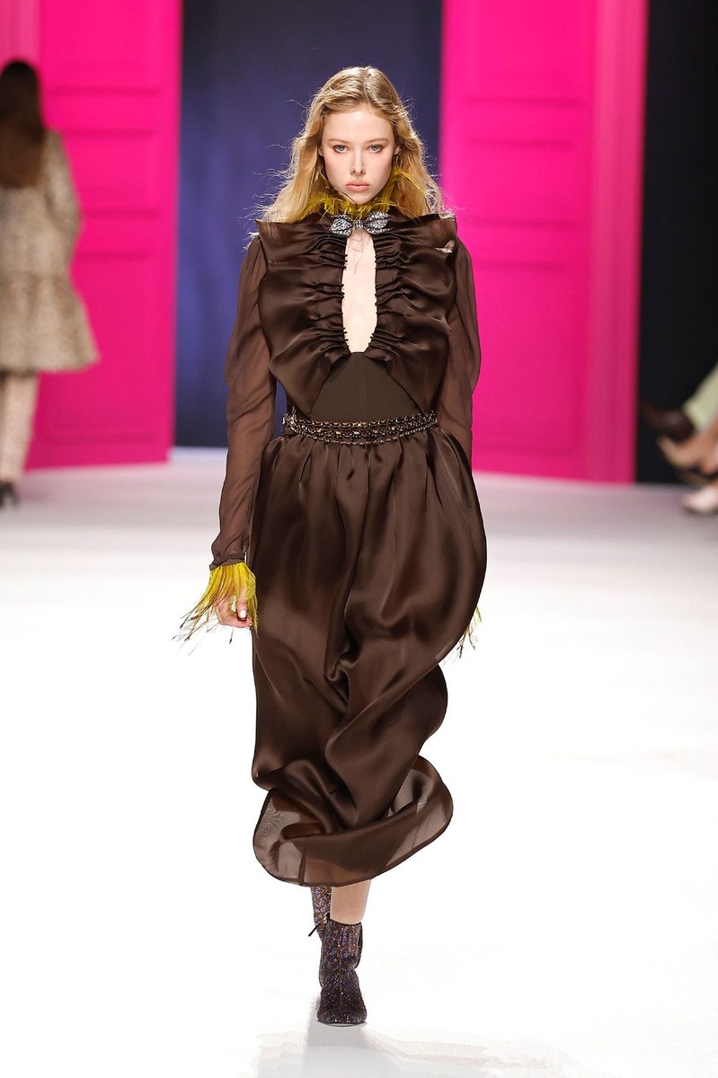 Look 11