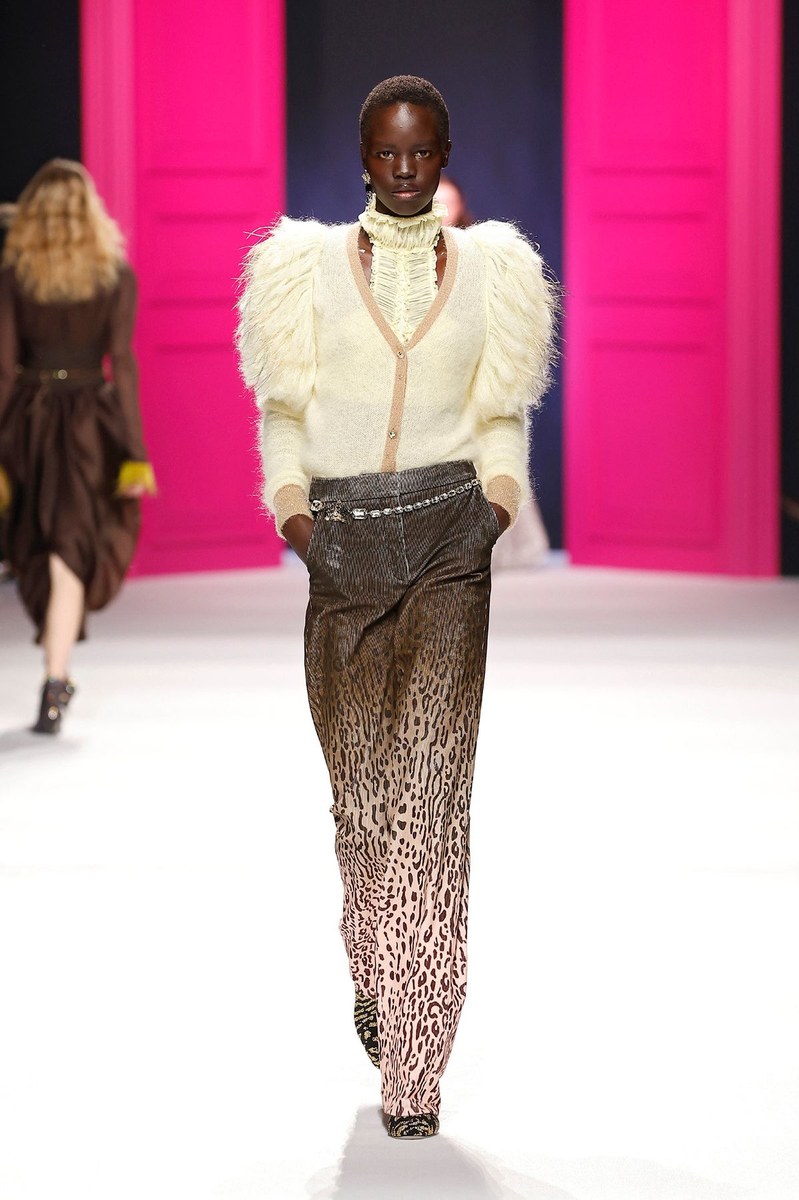 Look 12