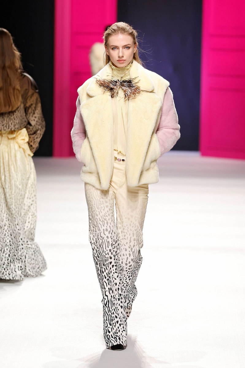 Look 14