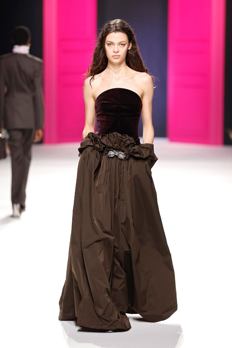 Look 18