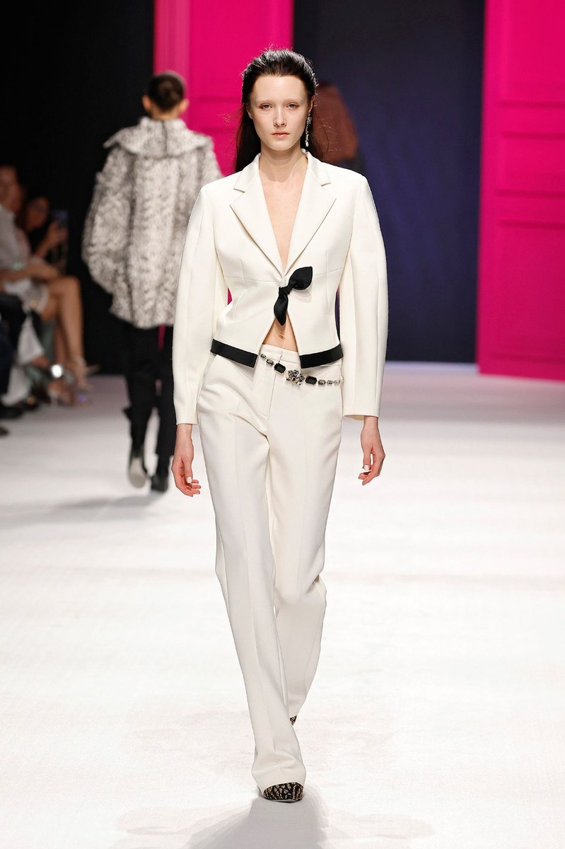 Look 24