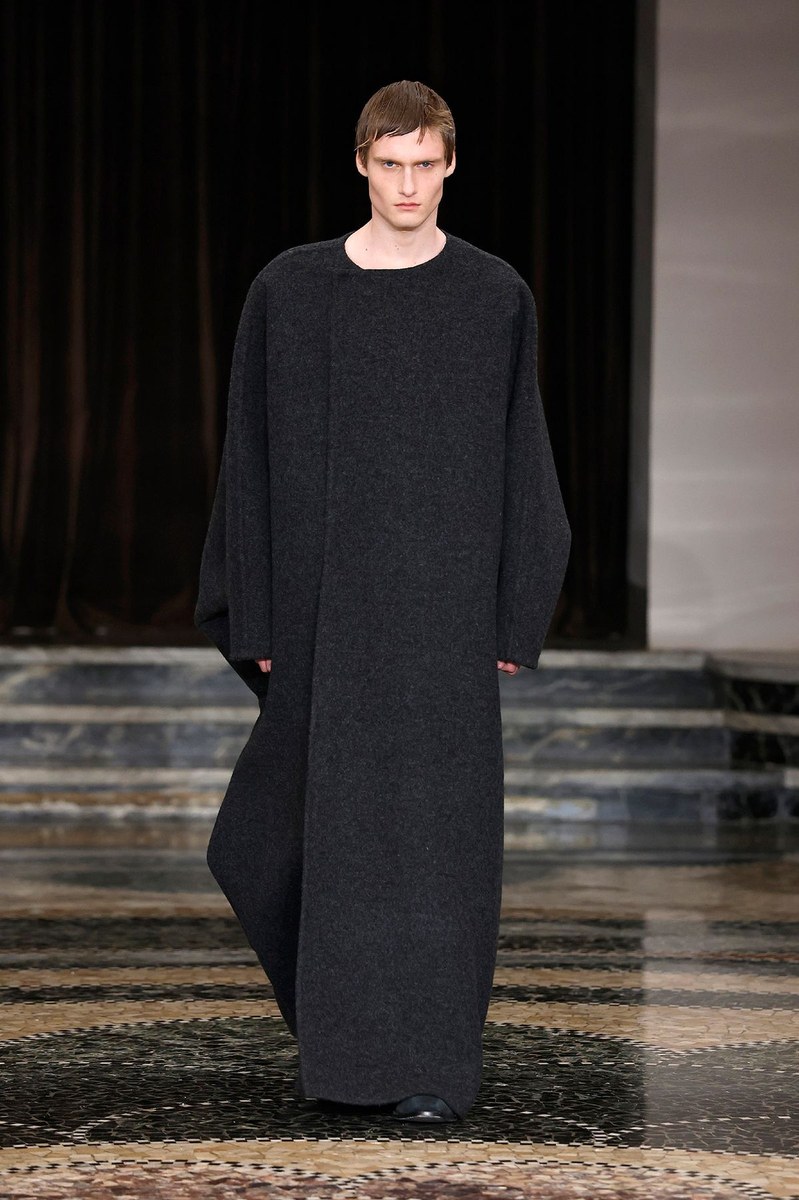 Look 3