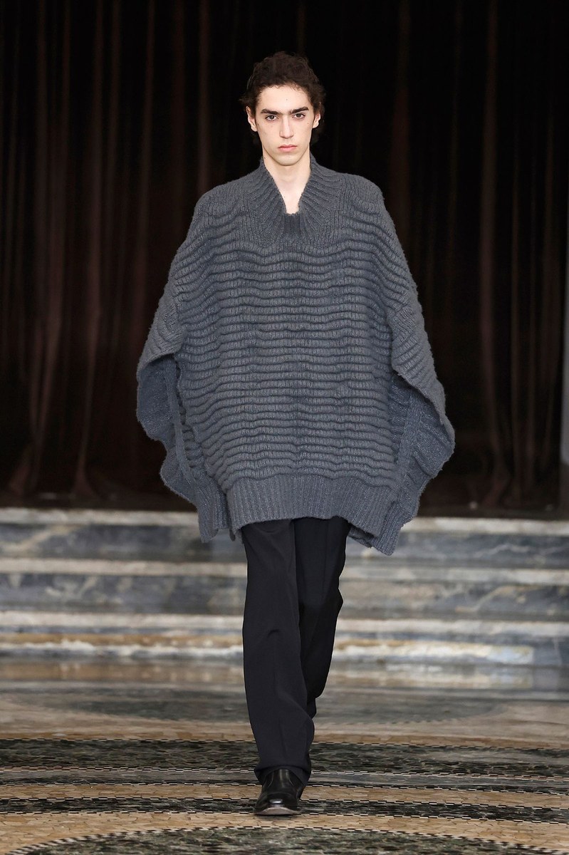 Look 16