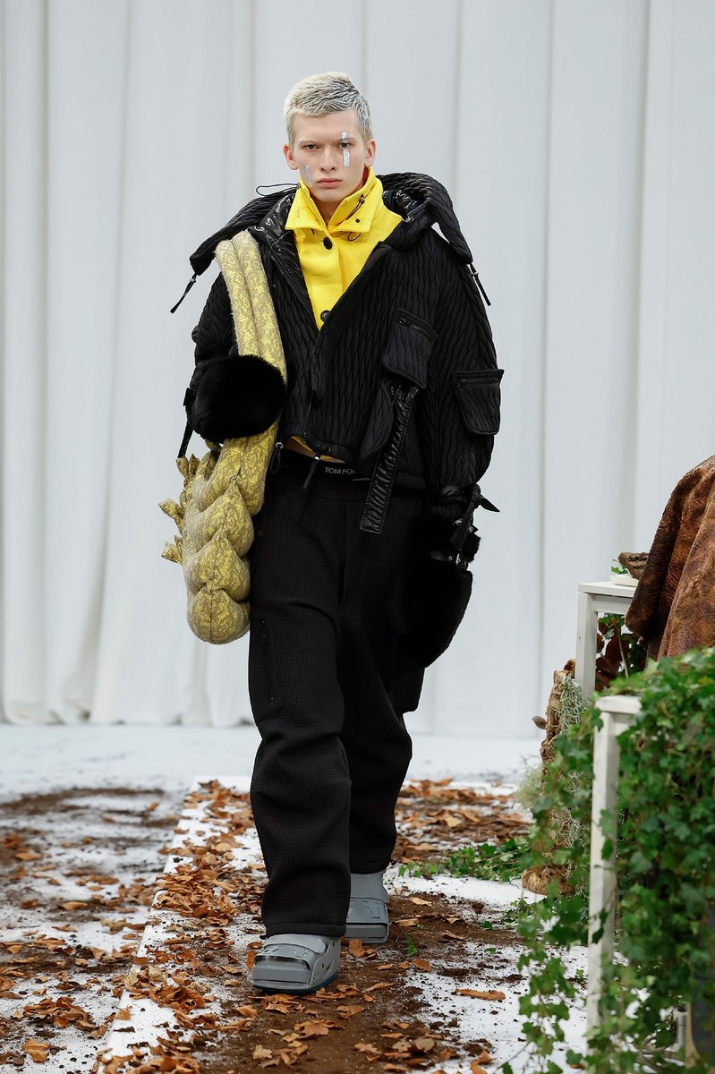 Look 12