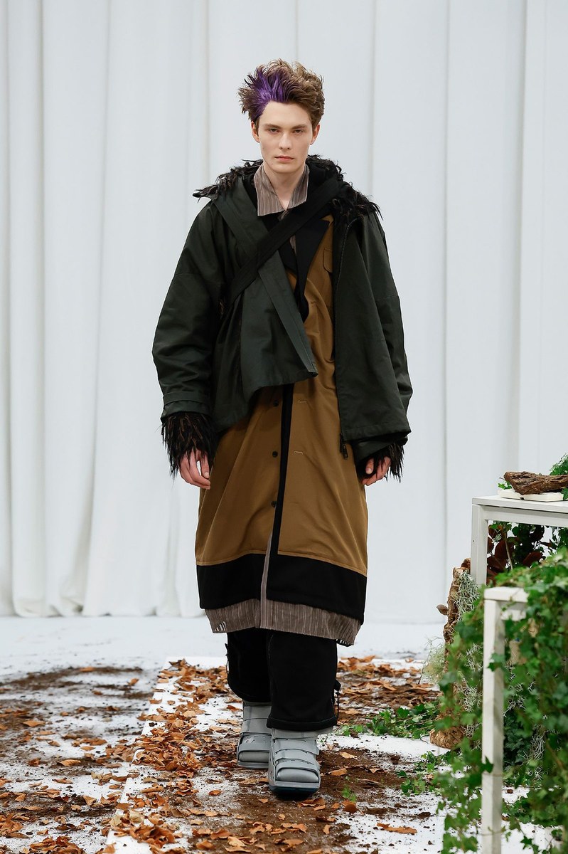 Look 18