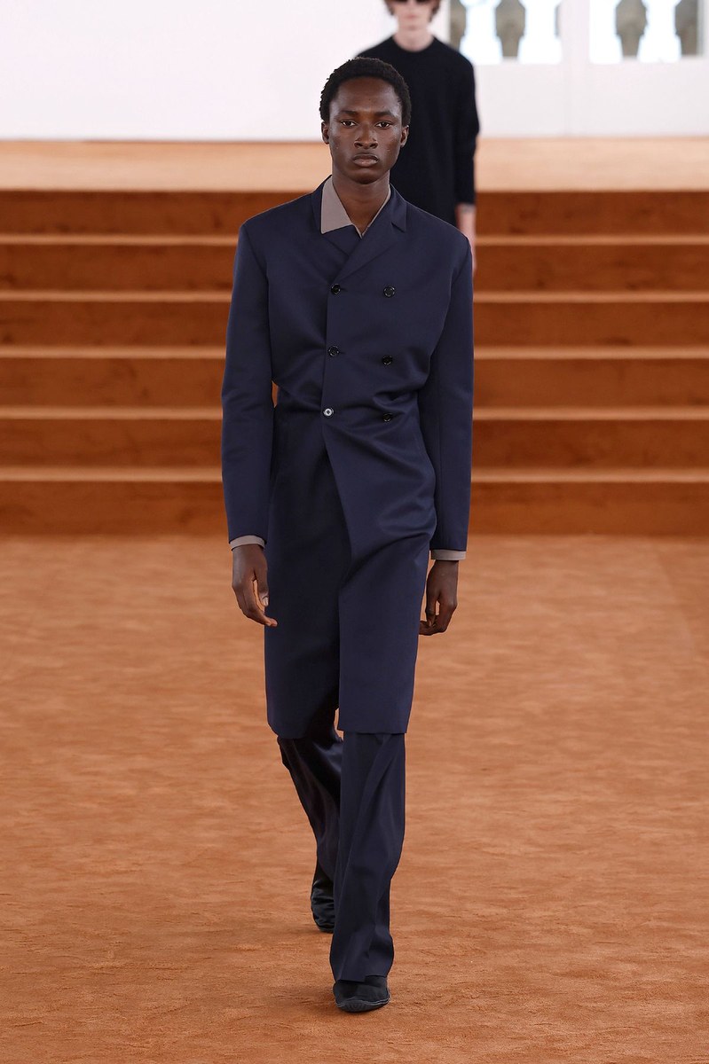 Look 8