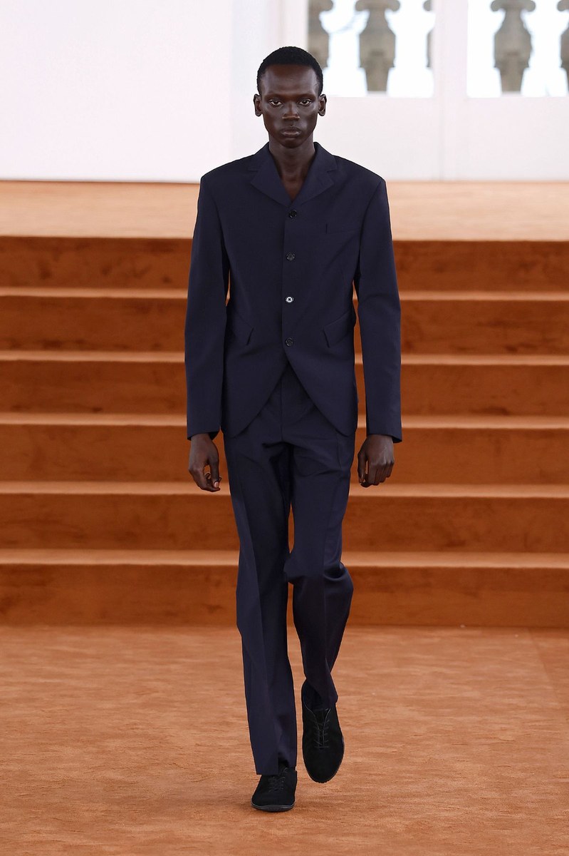 Look 11