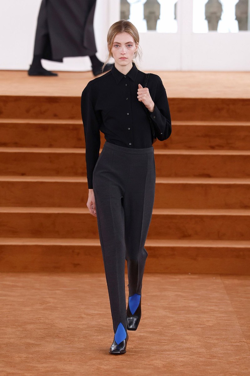 Look 15