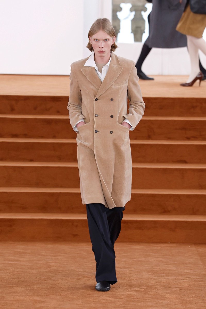 Look 30