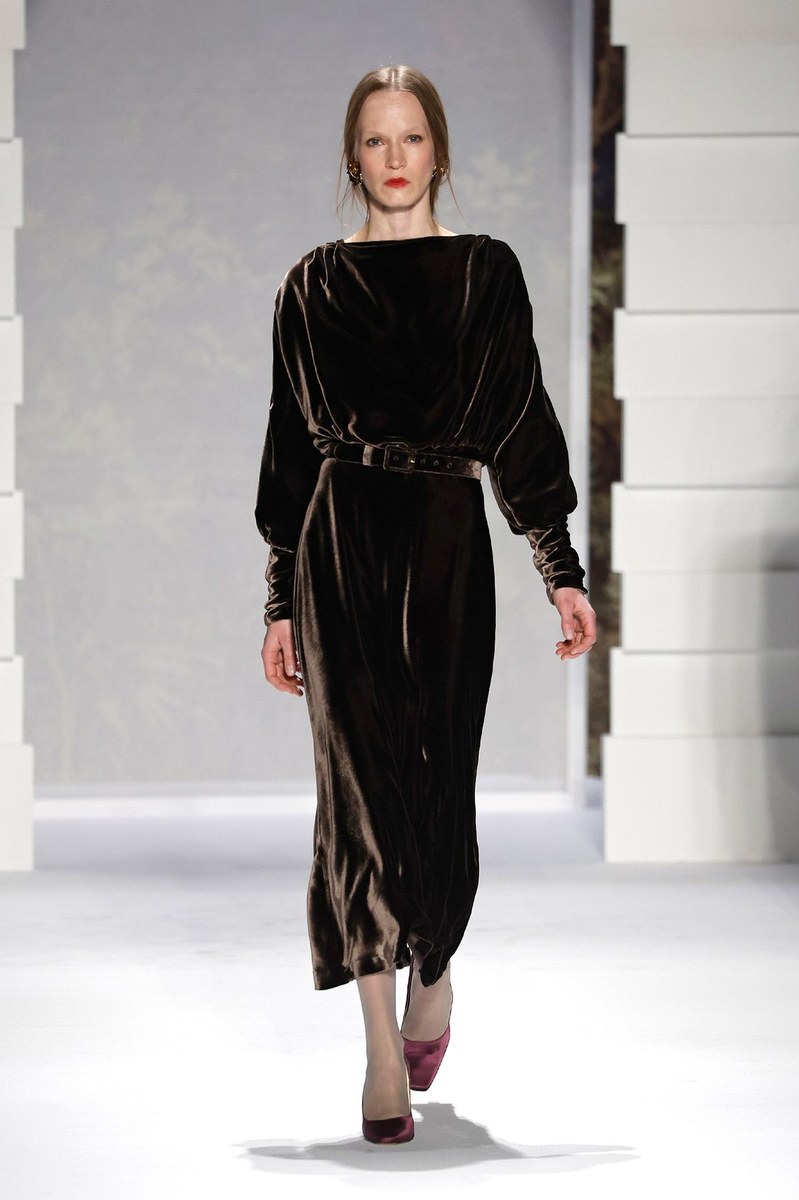 Look 16