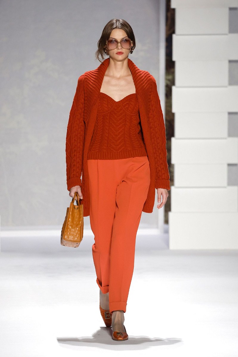 Look 18