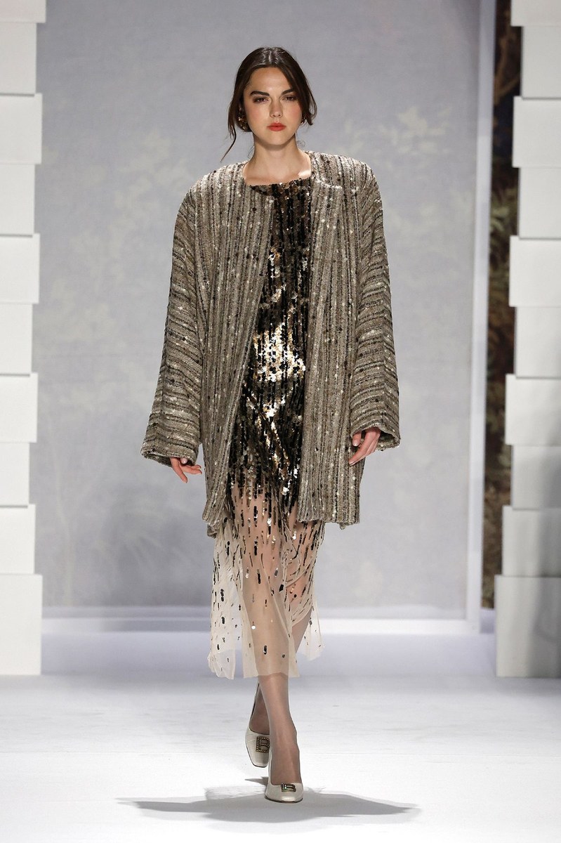 Look 24