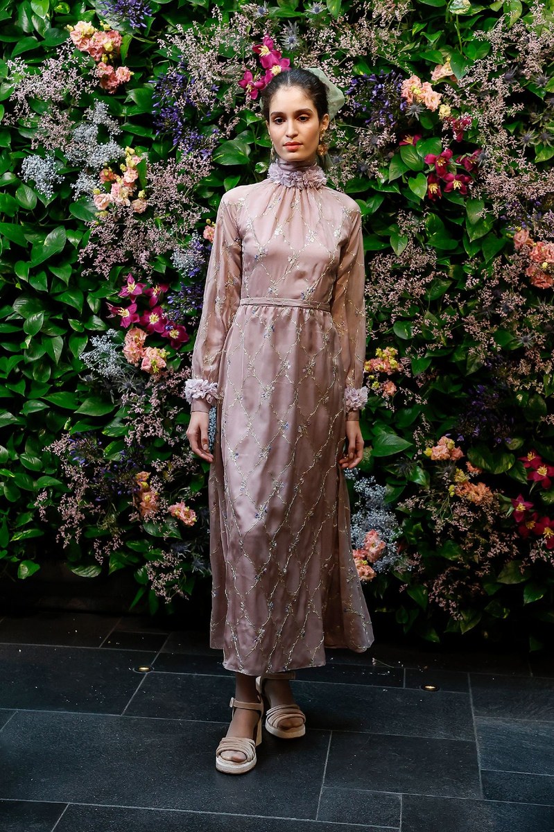 Look 7