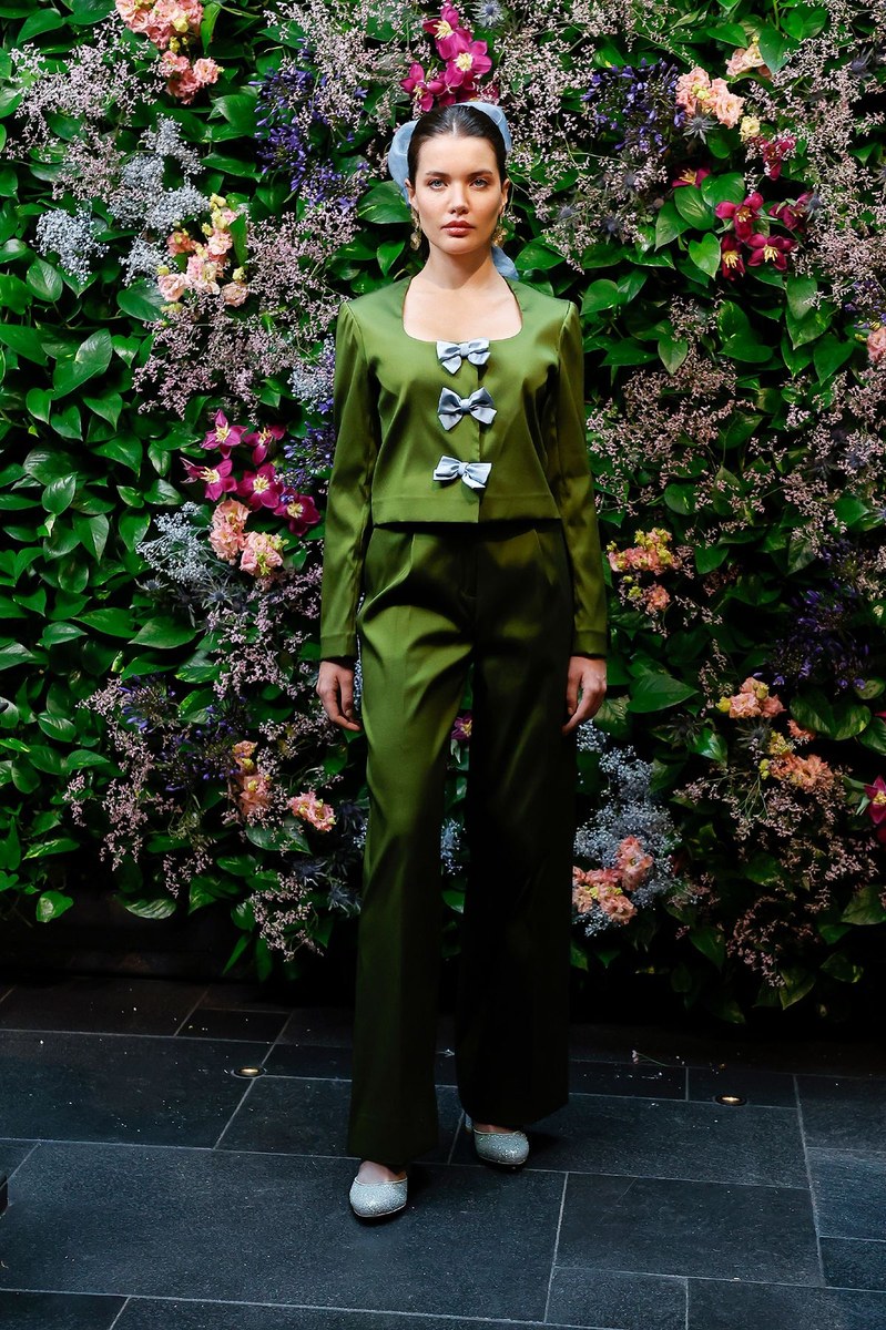 Look 16