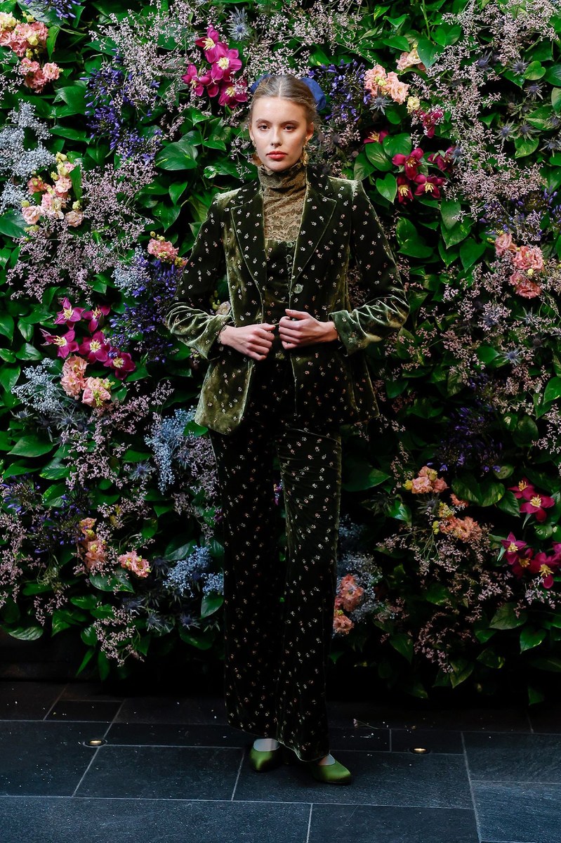 Look 25
