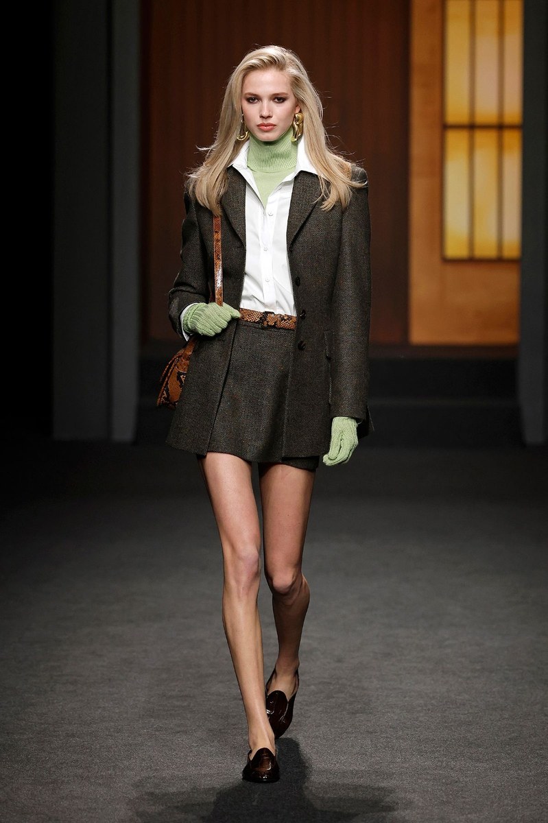 Look 11