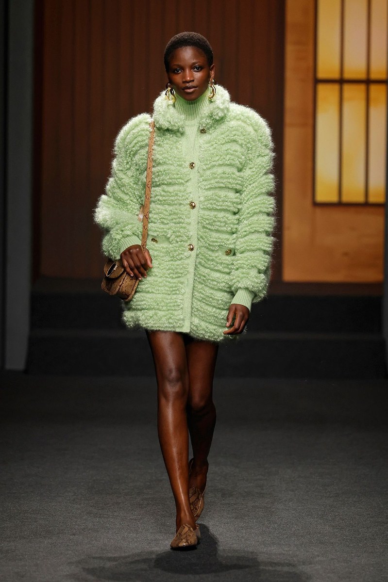 Look 12