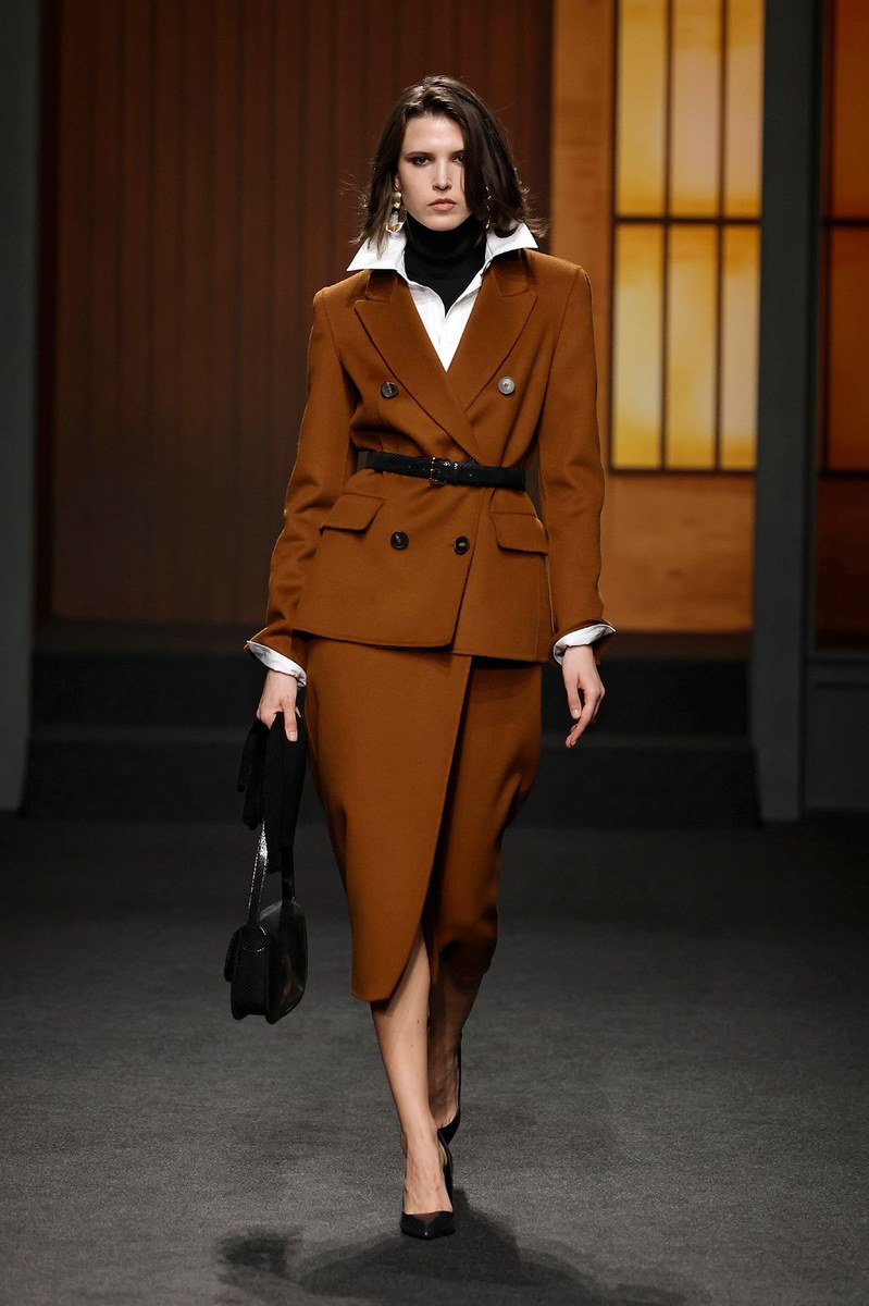 Look 18