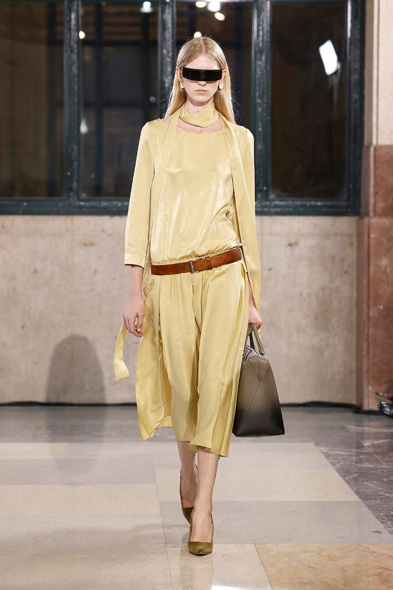 Look 3