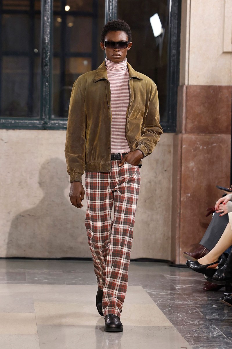 Look 10