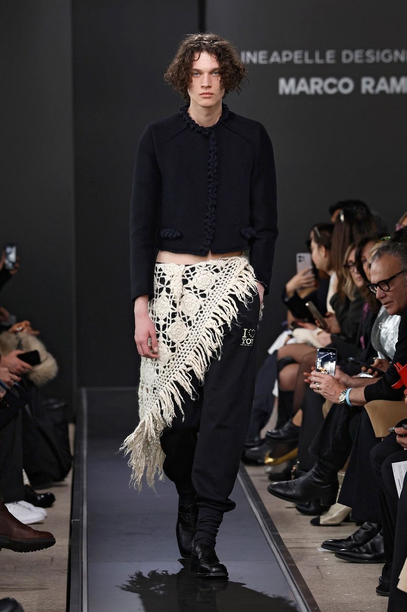 Look 3