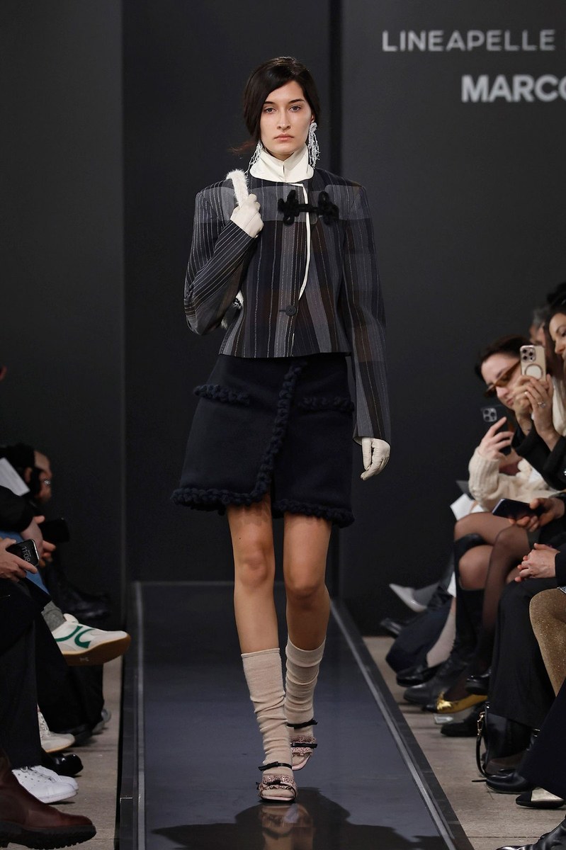 Look 10