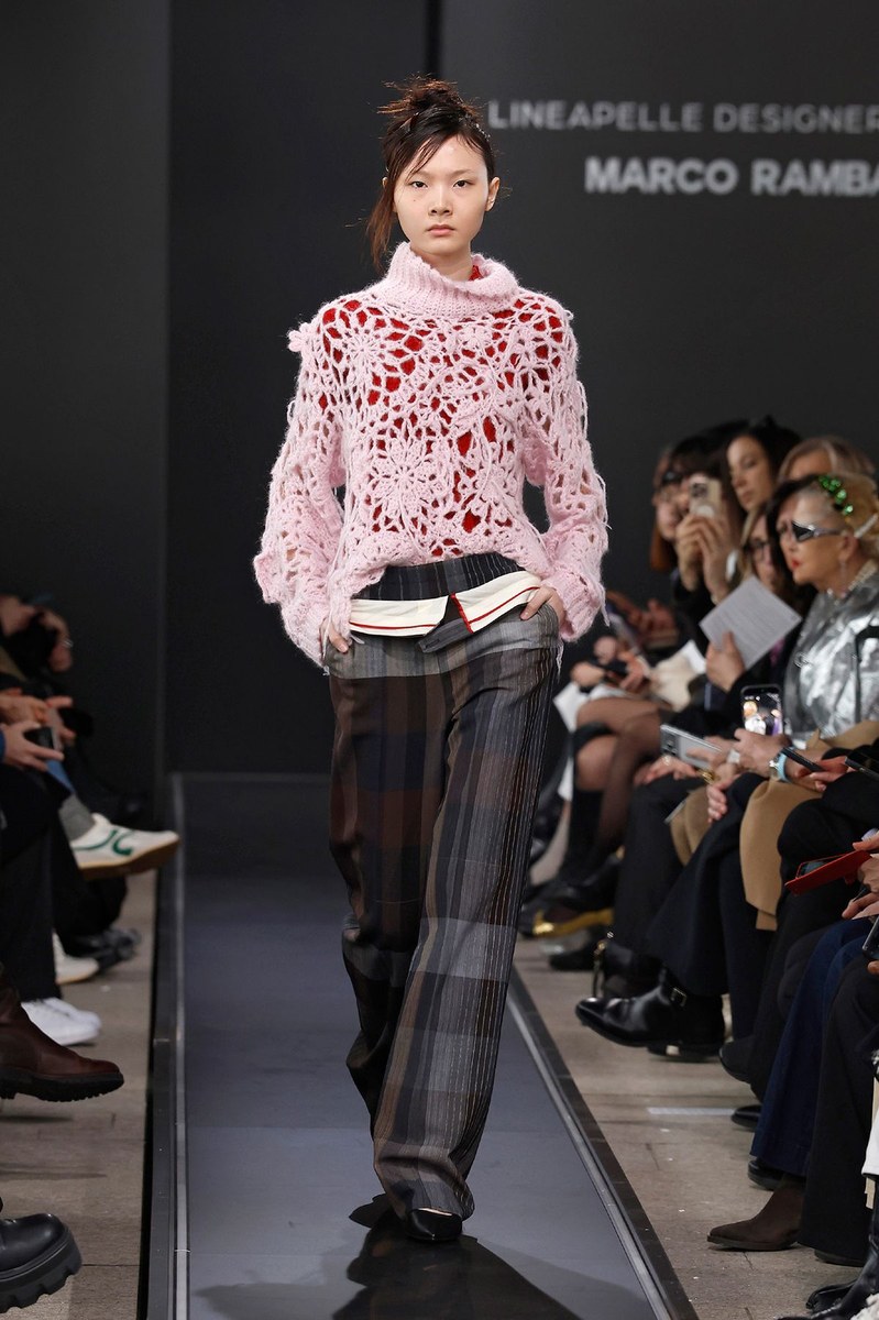 Look 16
