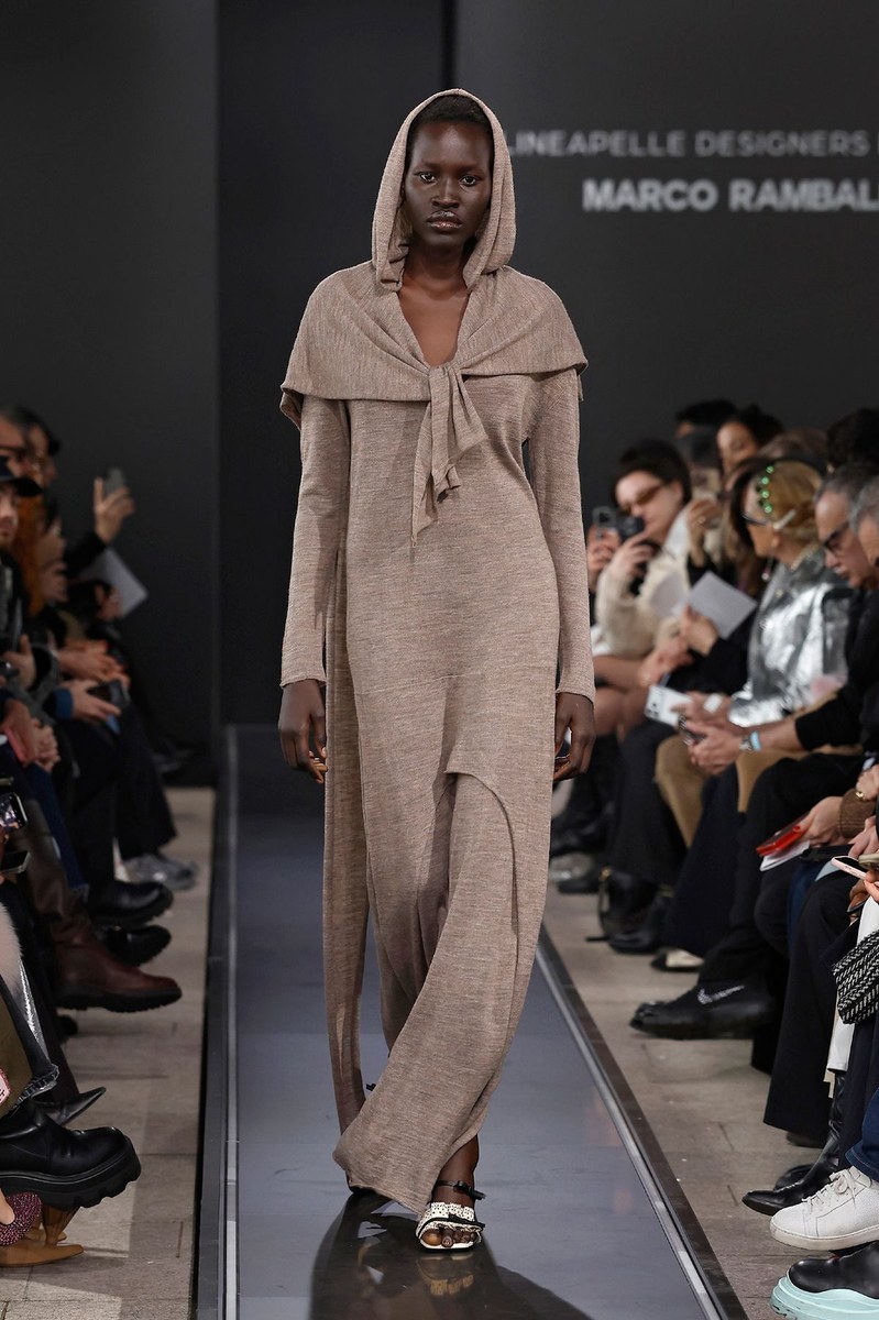 Look 25