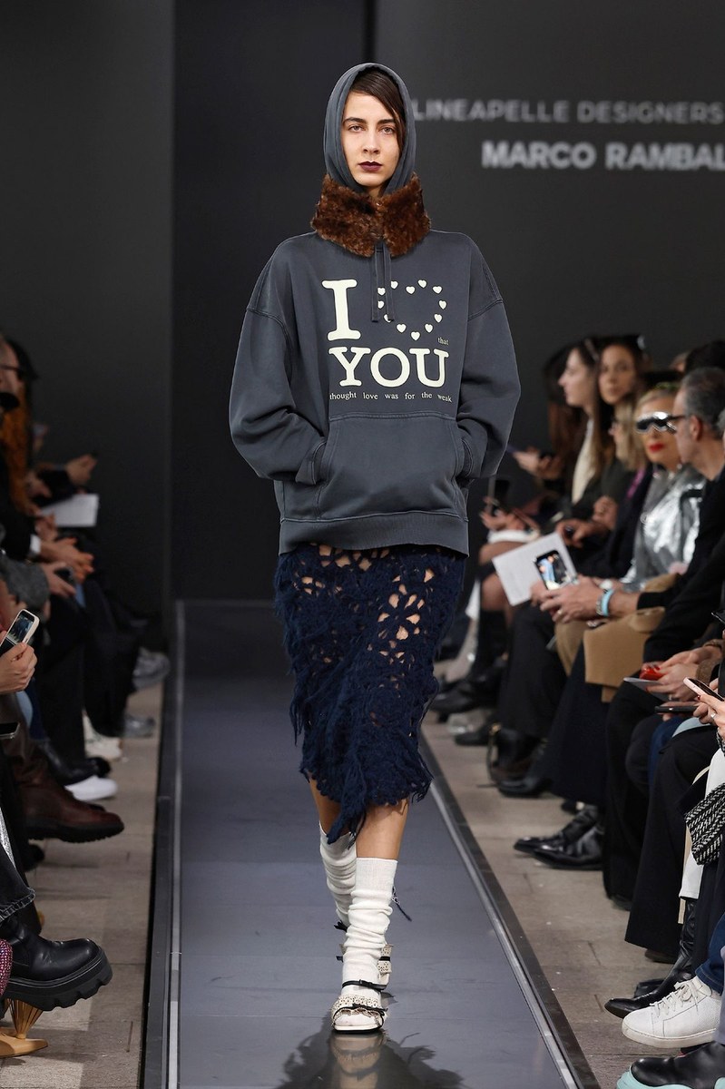 Look 32