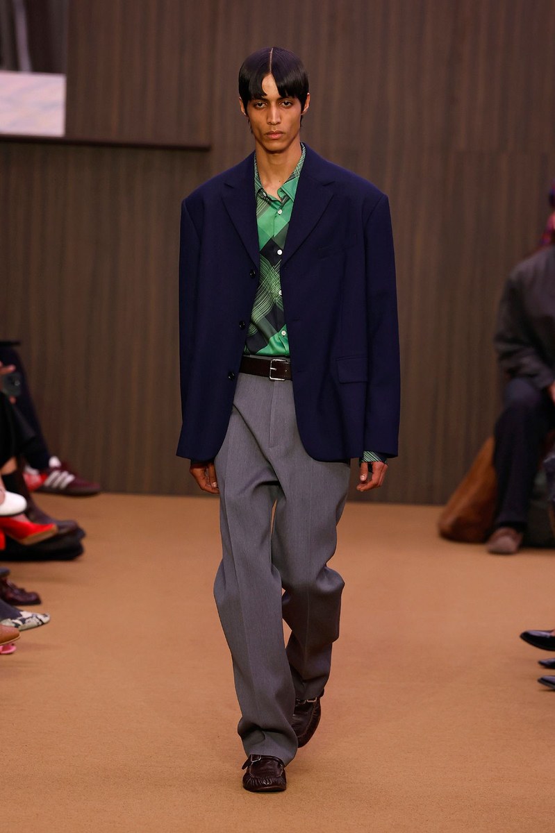 Look 3