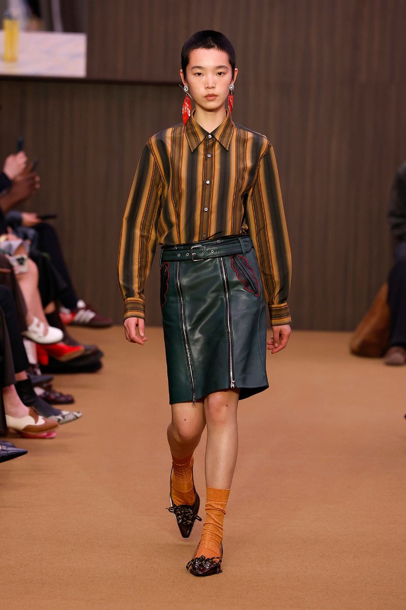 Look 4