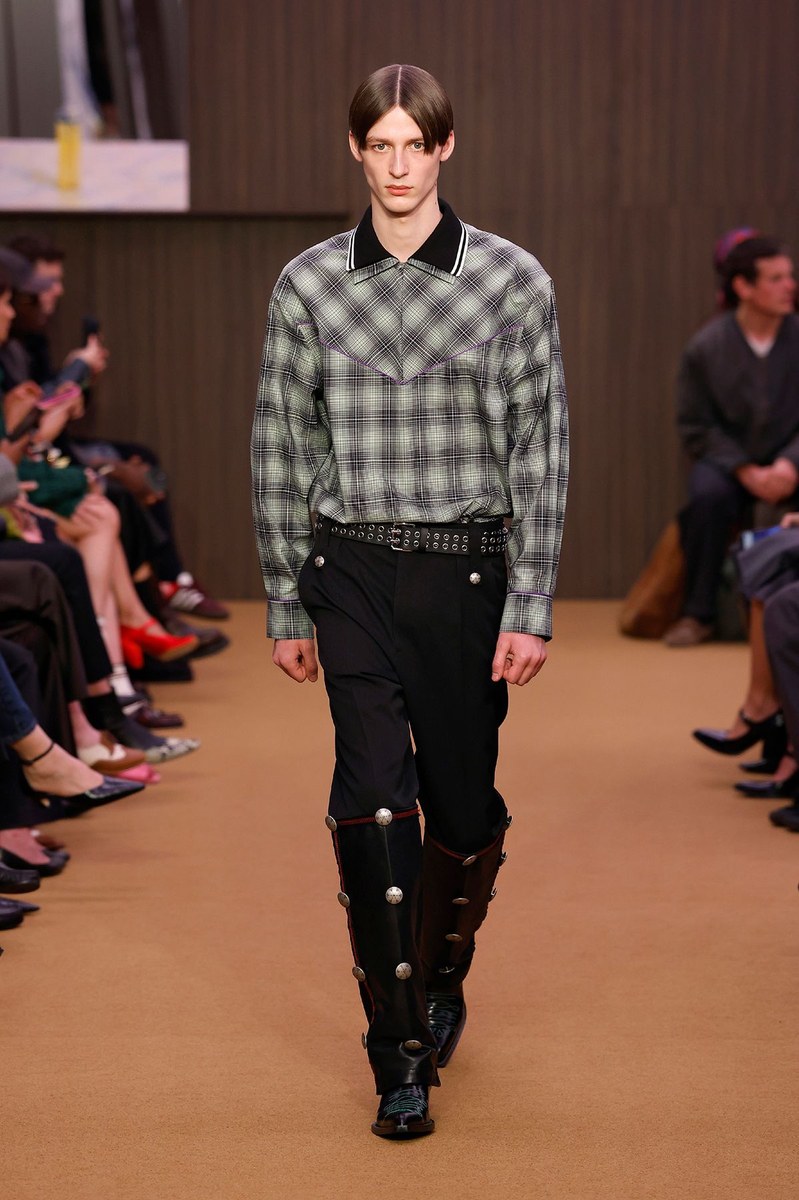 Look 15