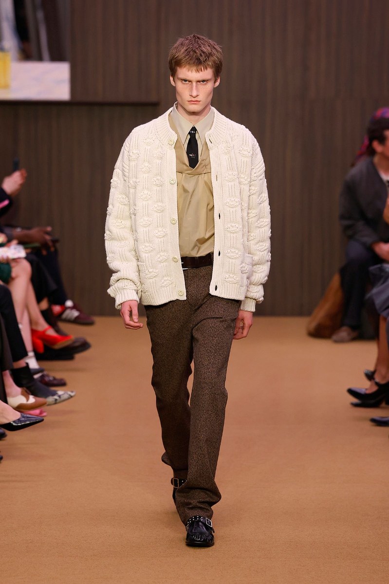 Look 17