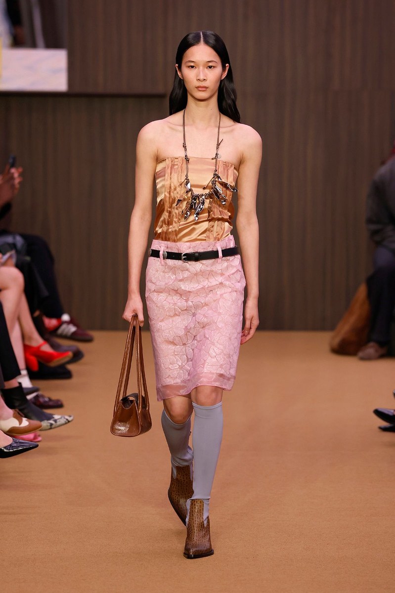 Look 18