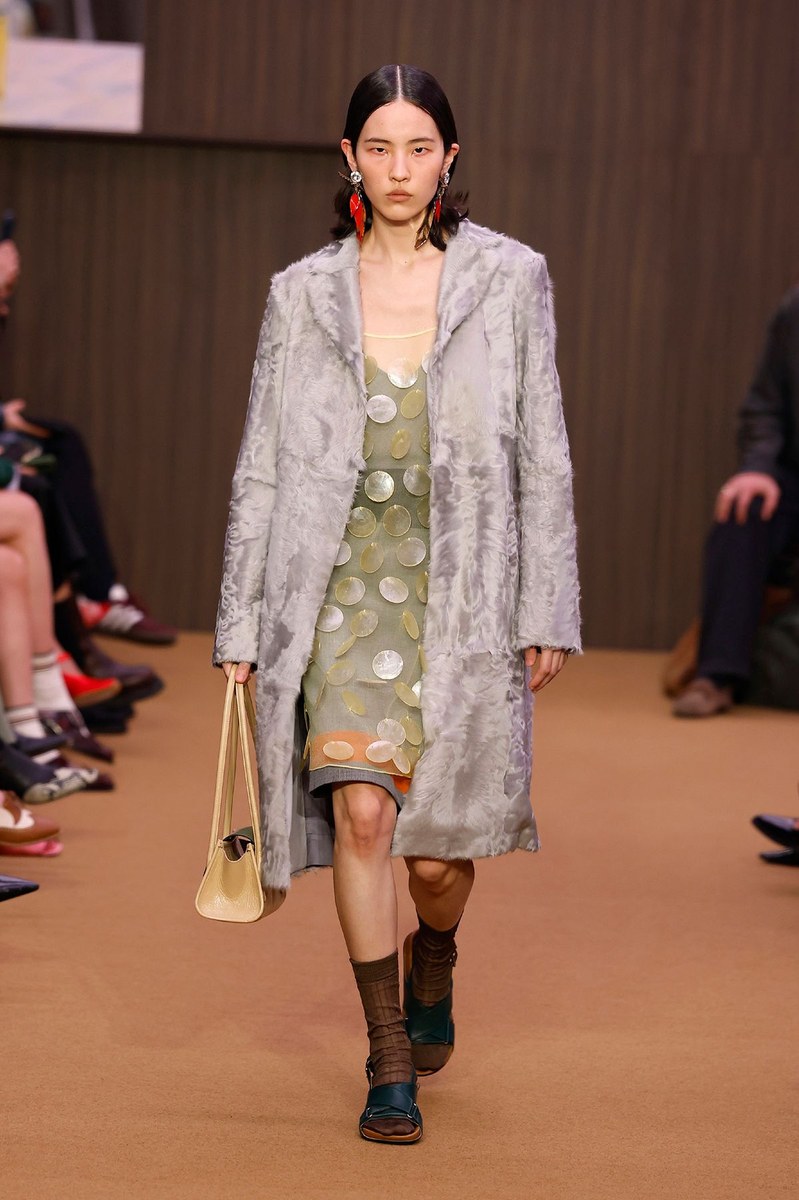 Look 24