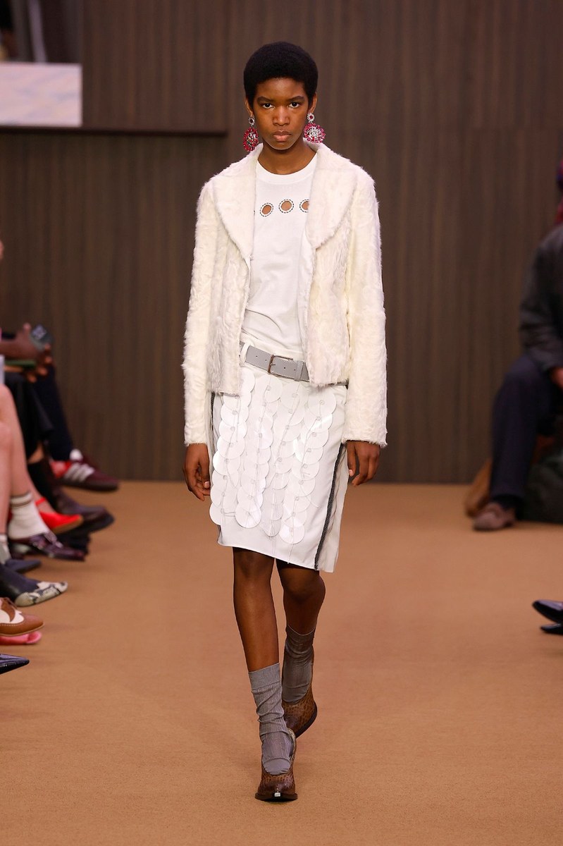Look 28