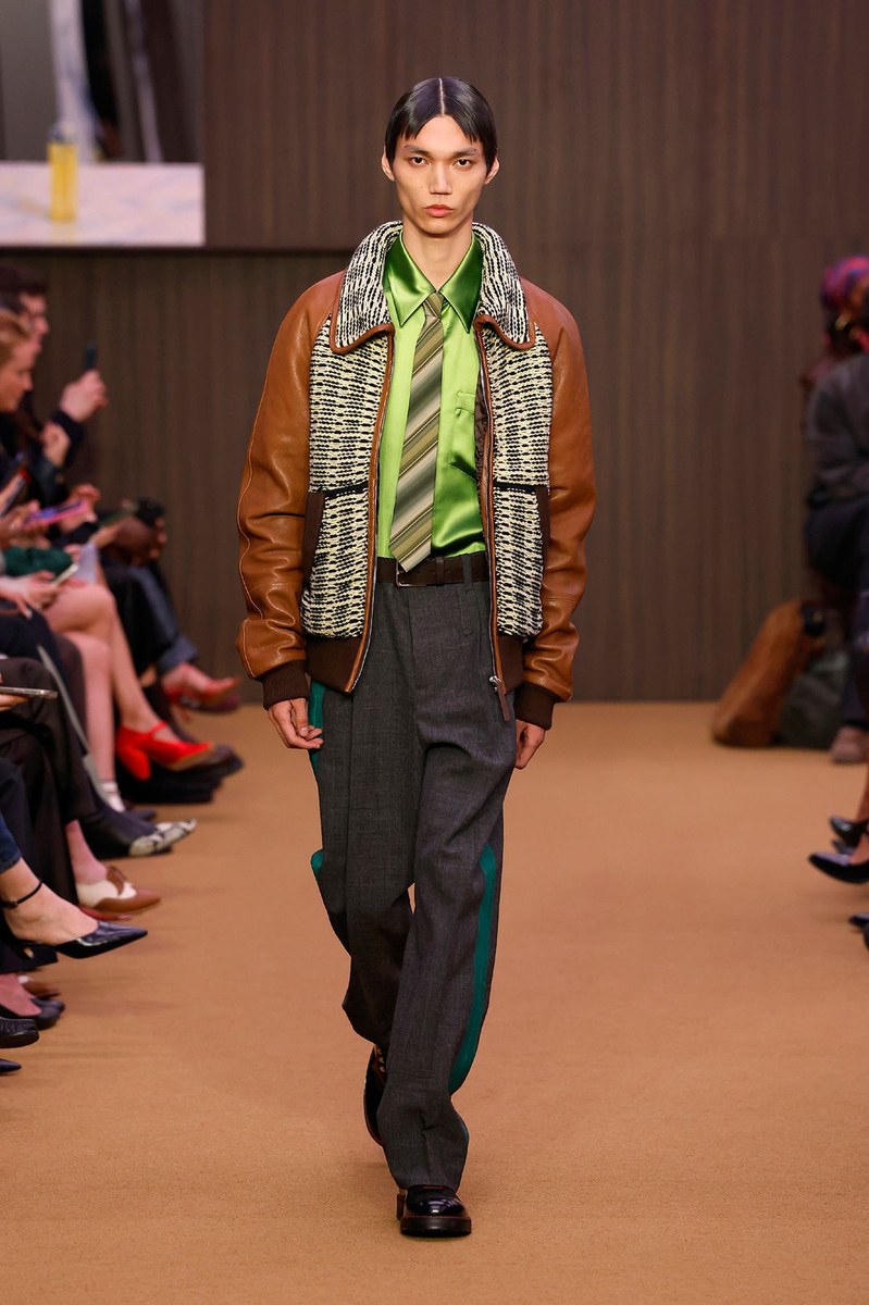 Look 50