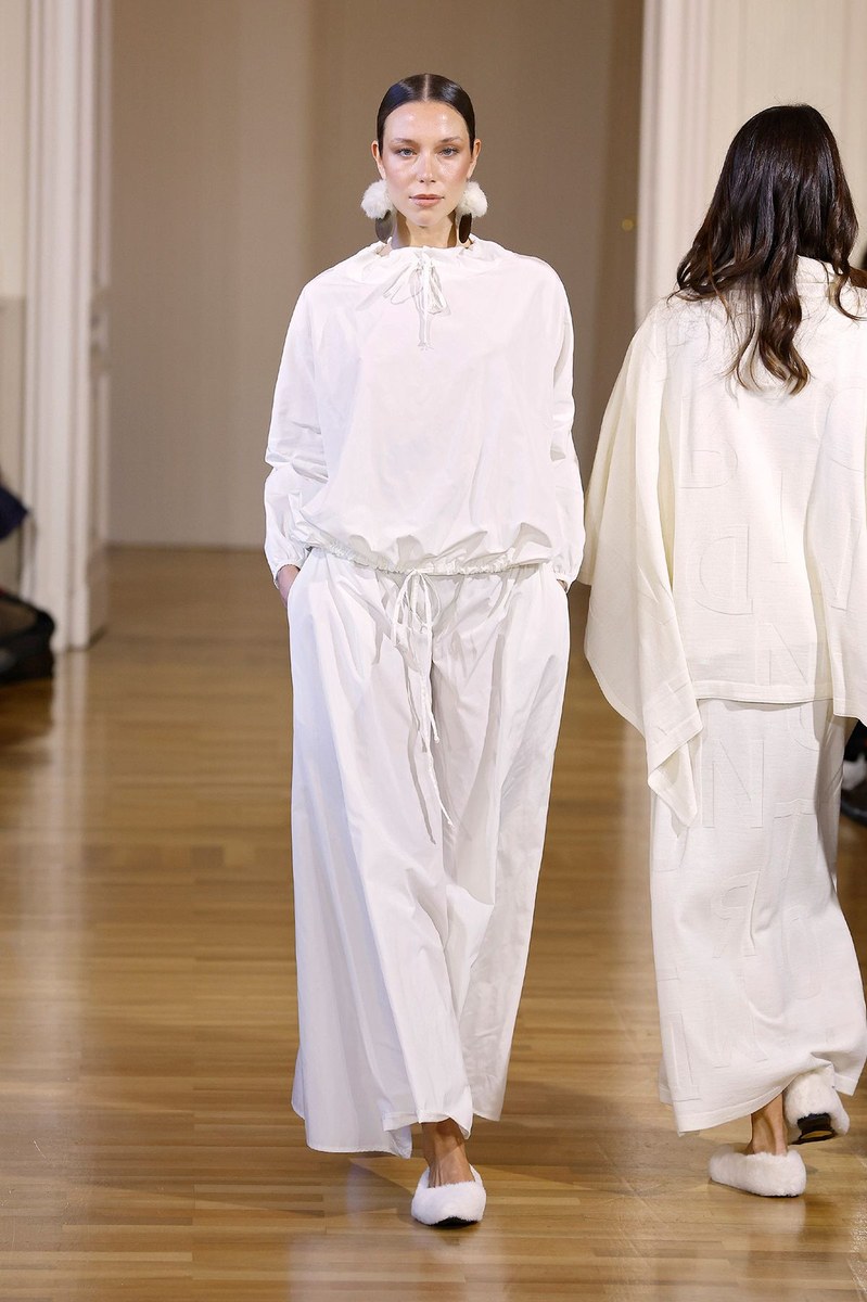 Look 3