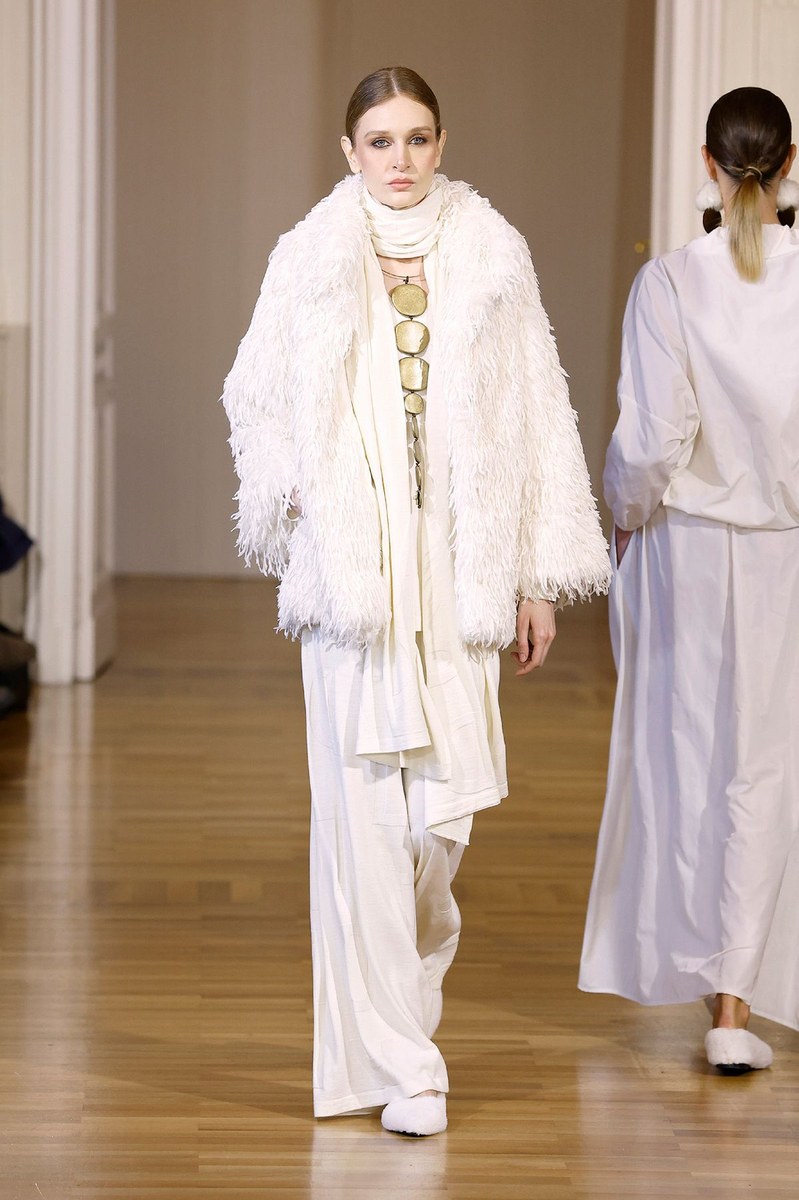 Look 4