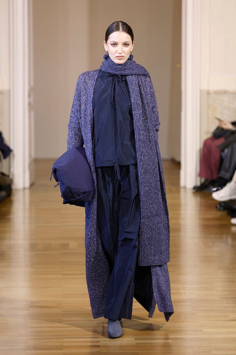 Look 10
