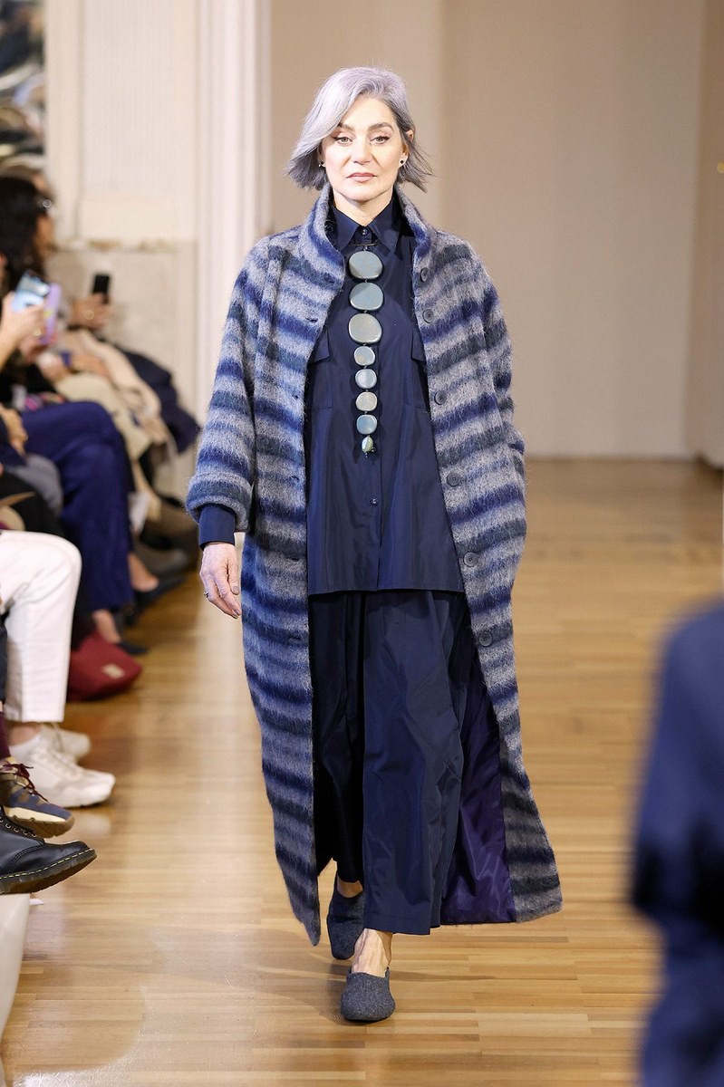 Look 12