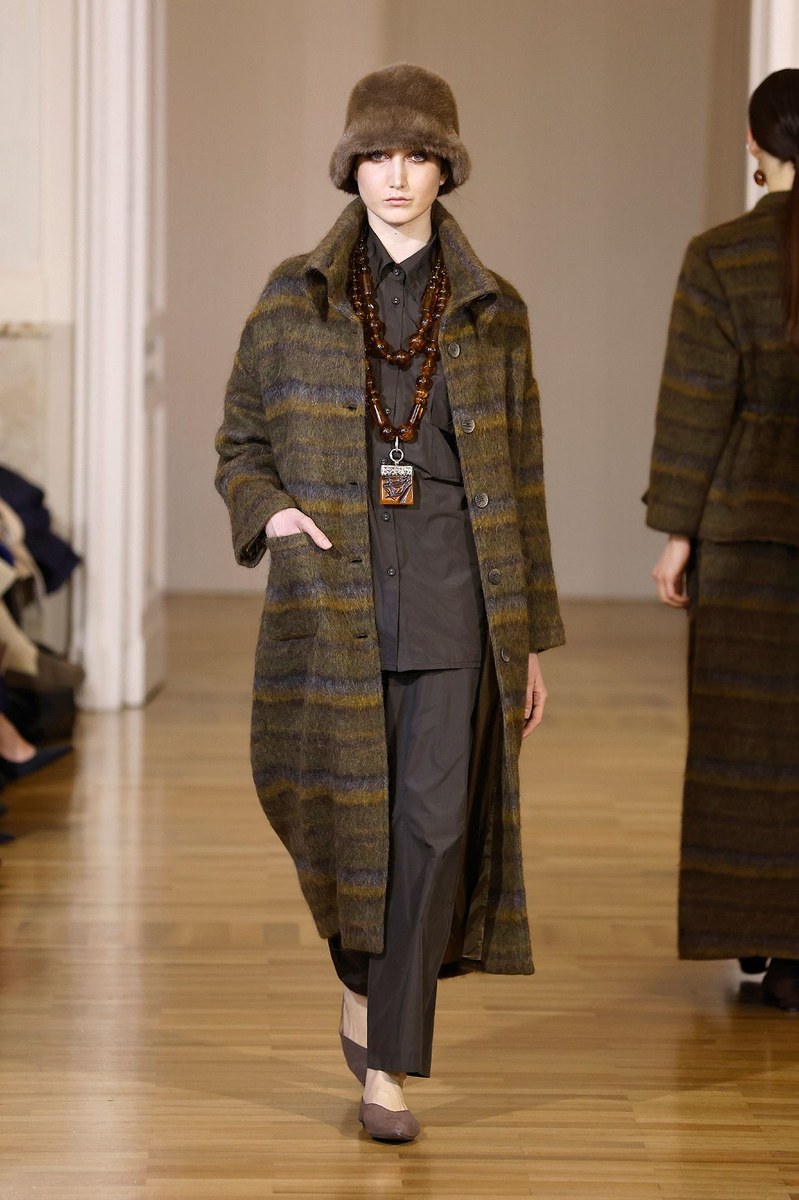 Look 15
