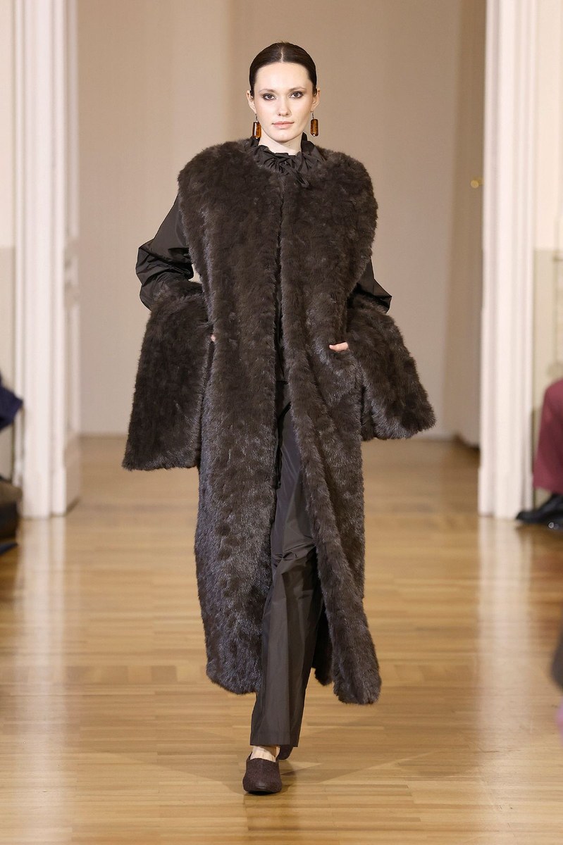 Look 16
