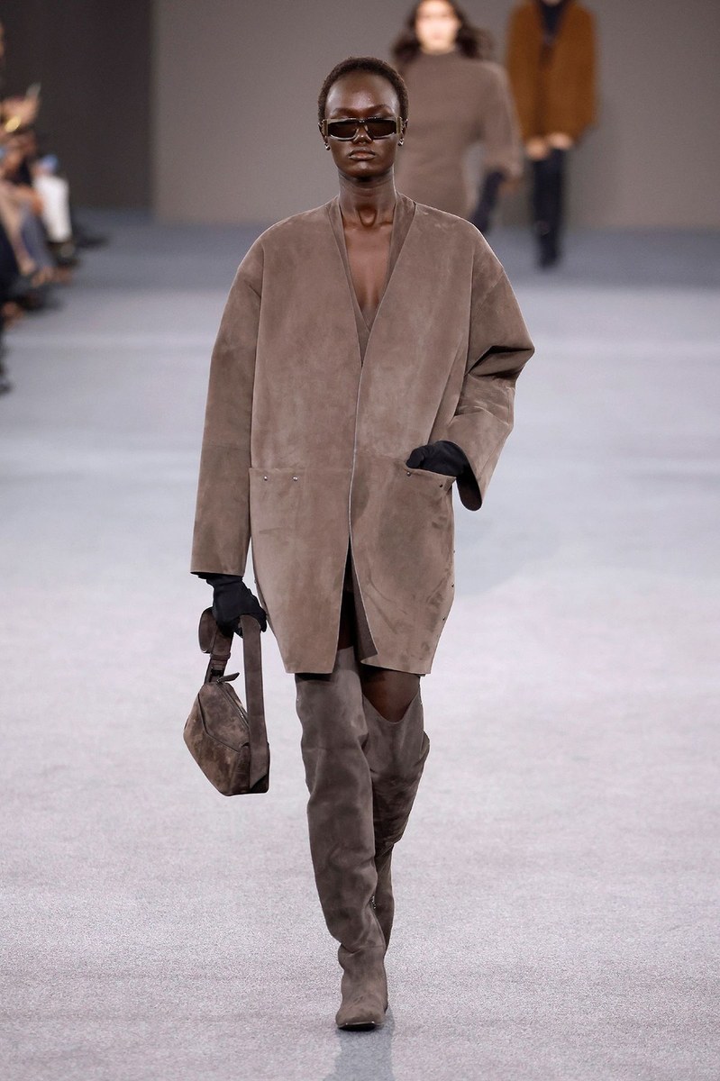 Look 3