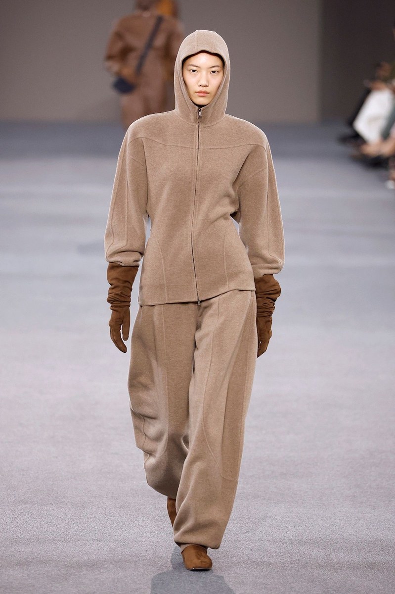 Look 7