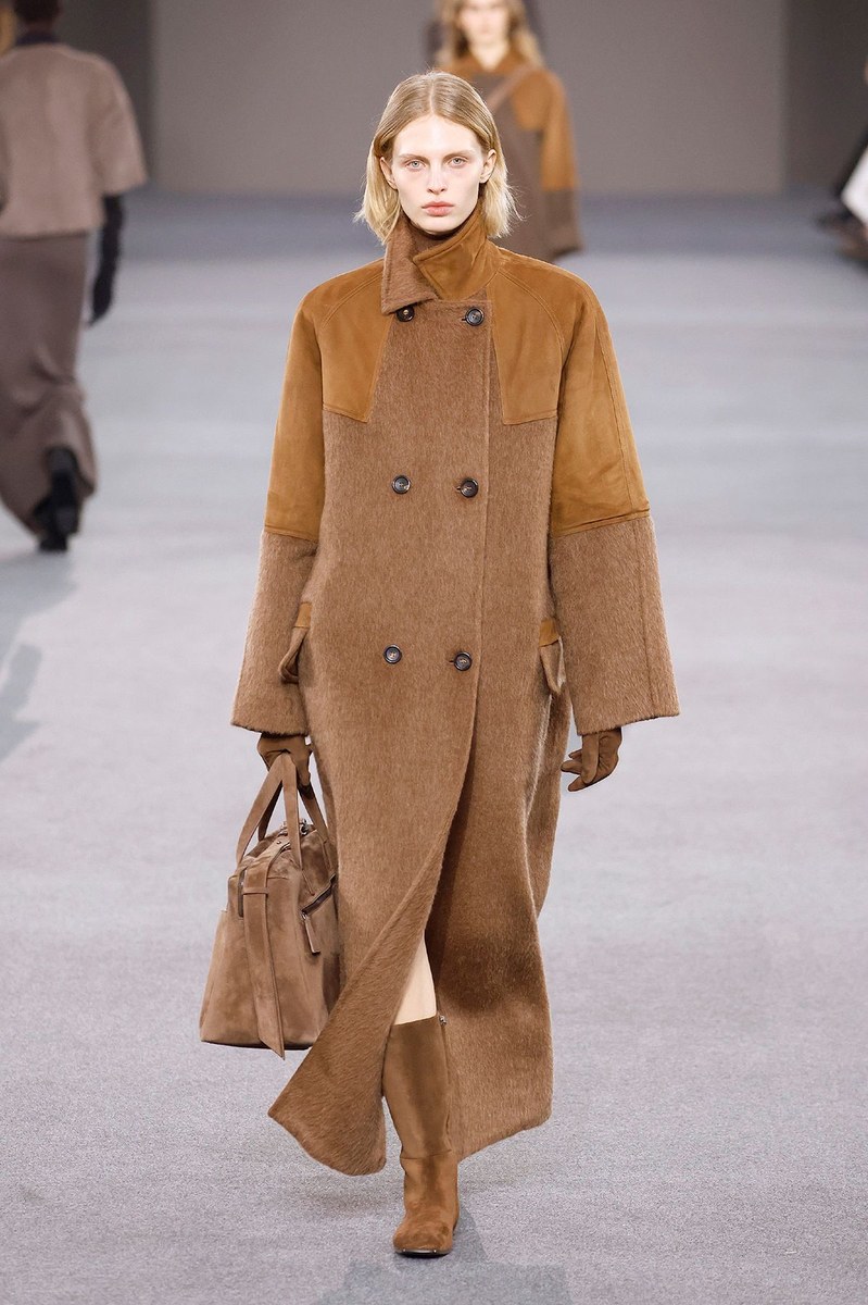 Look 10
