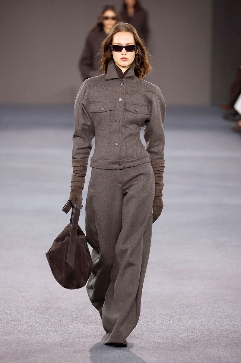 Look 17
