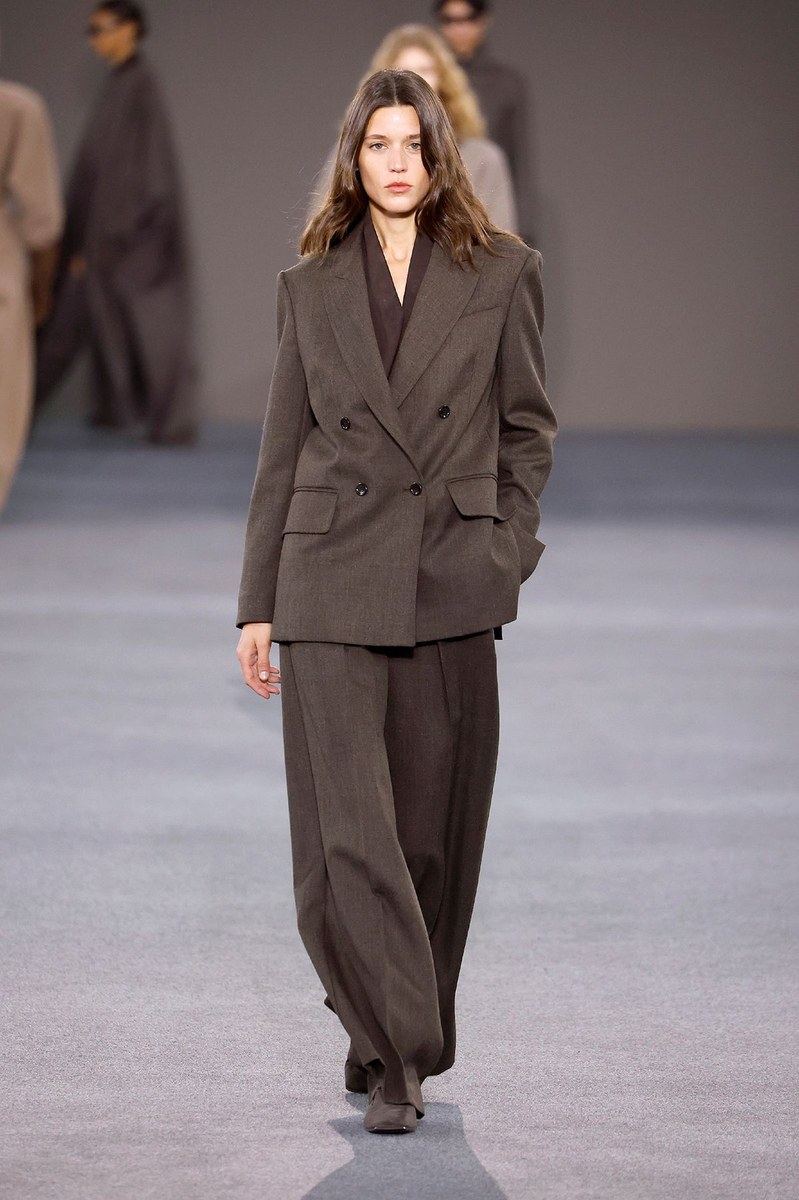 Look 19